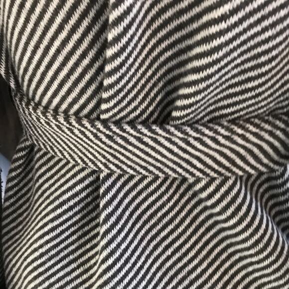 Double Zero Black White Sherpa Collar Tie Front Sweater Women's Size Small - Picture 8 of 11